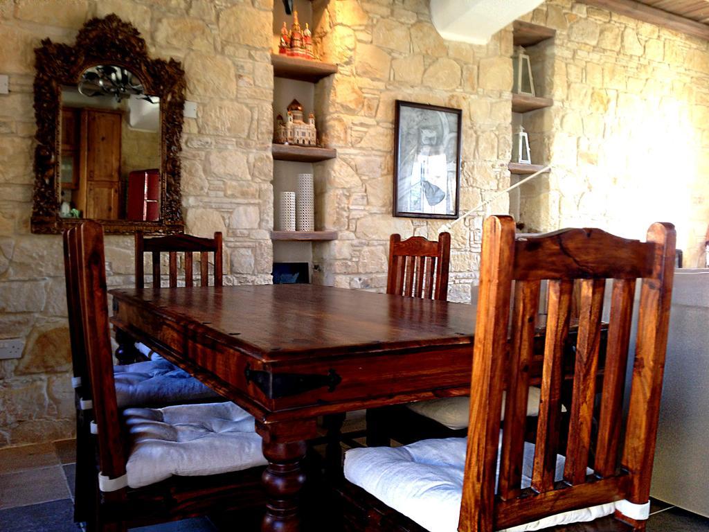 Lofou Traditional Stone House Номер фото
