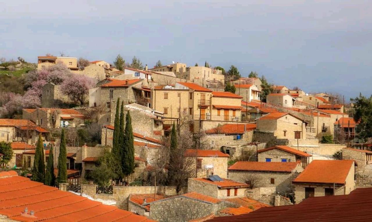 Lofou Traditional Stone House Екстер'єр фото